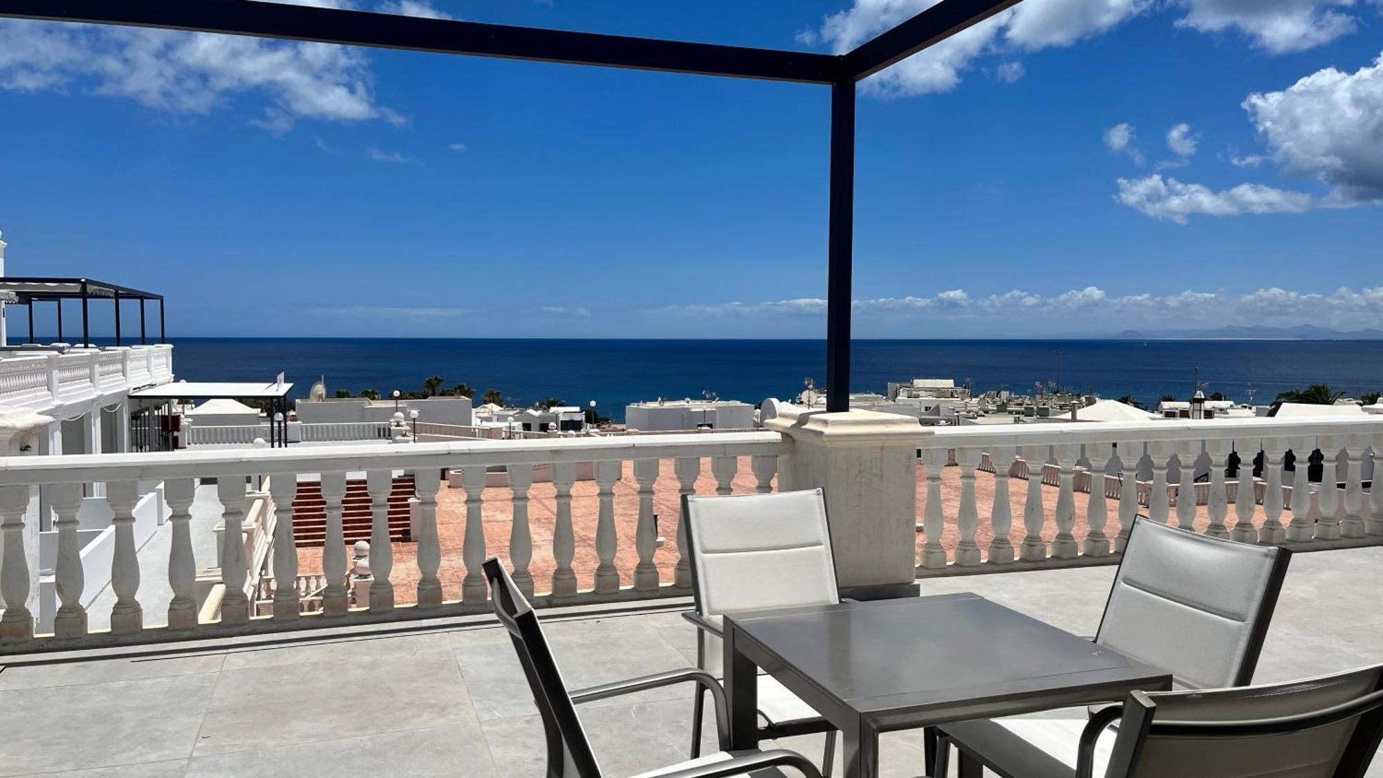 Atlantico Plaza Apartments ปูแอร์โตเดลคาร์เมน ภายนอก รูปภาพ